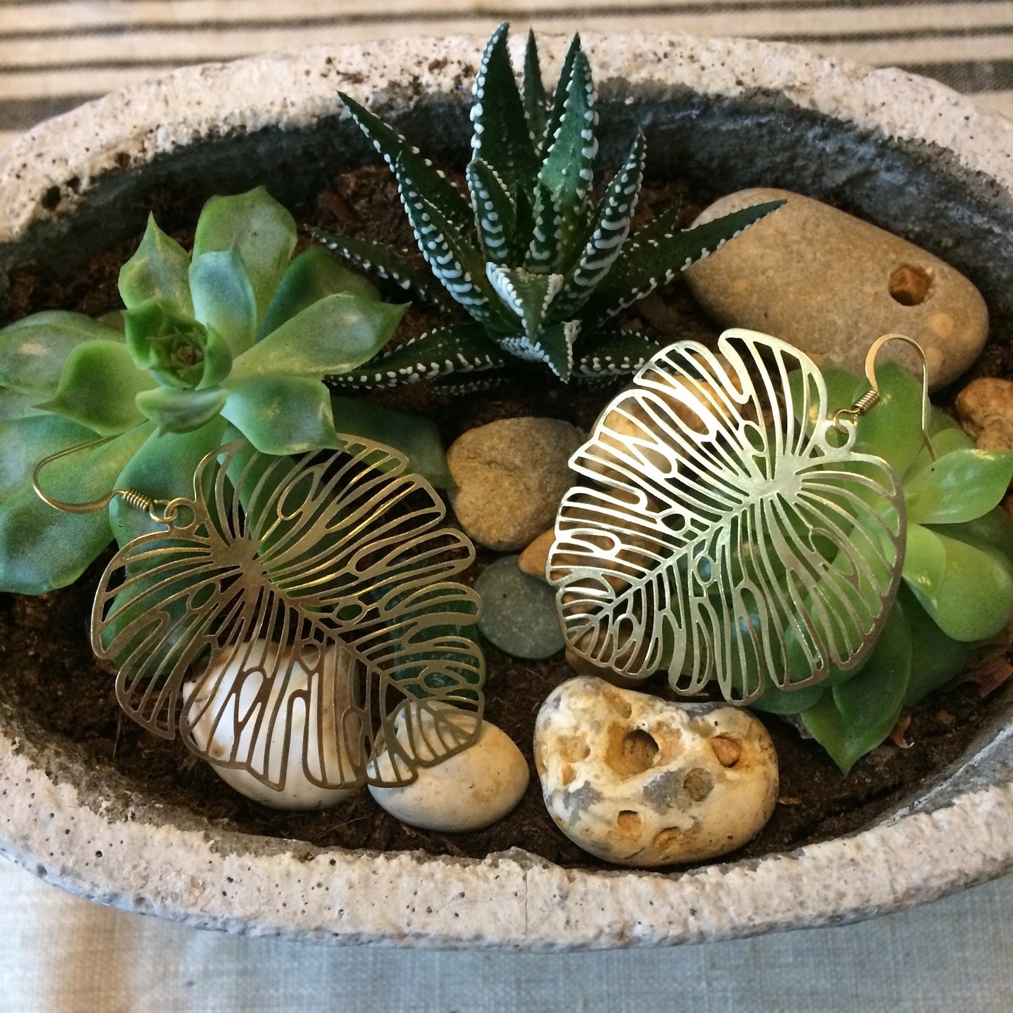 Irth Large Brass Monstera Leaf Earrings detail