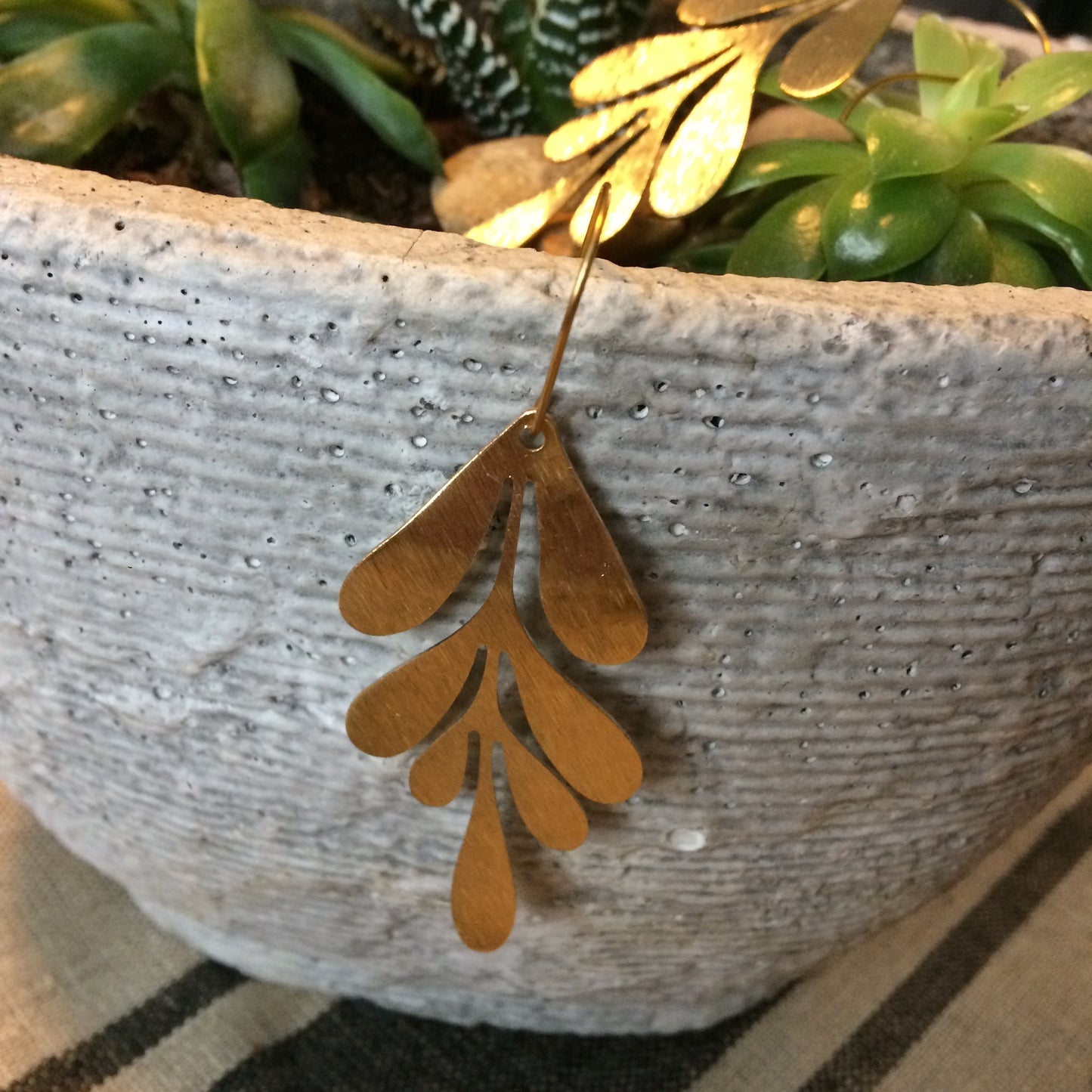 Irth Brass Organic Leaf Earrings detail 2