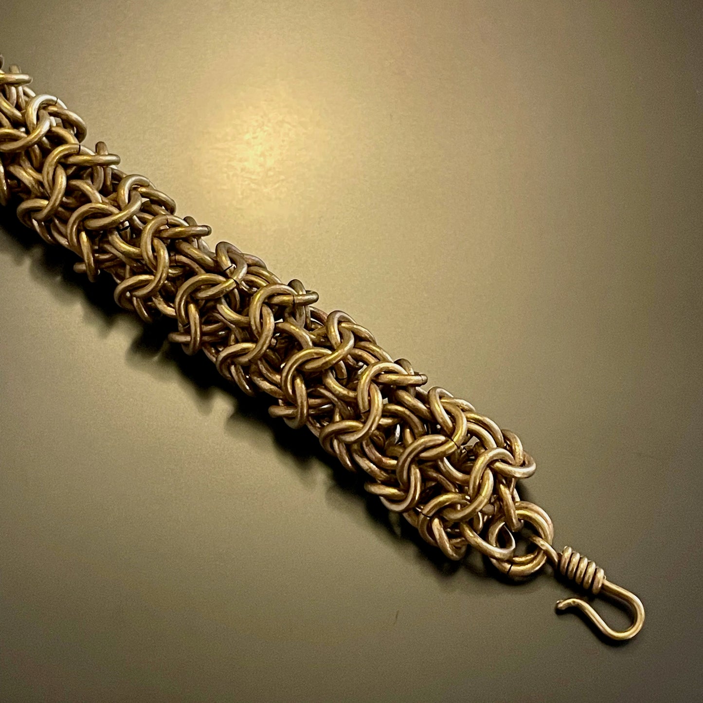 Samaka Round Pattern Linked Brass Bracelet