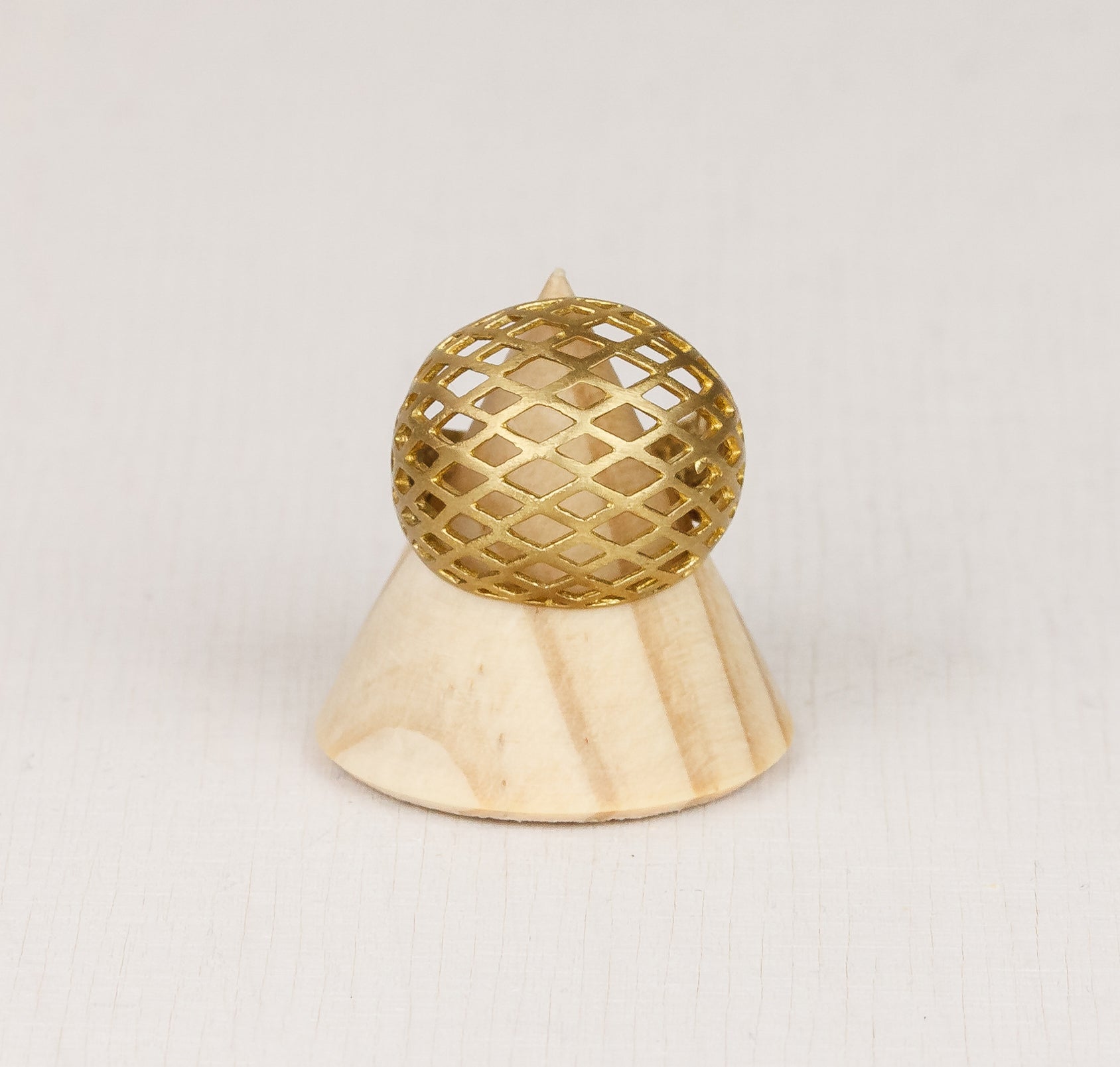 Mesh Sphere Adjustable Brass Ring